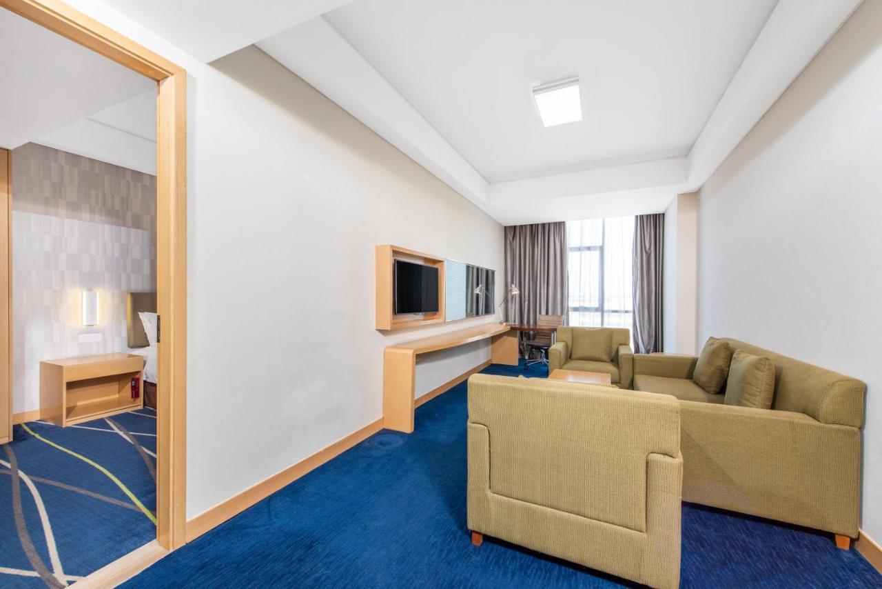 Holiday Inn Express Zhengzhou Airport By Ihg Xinzheng  Екстер'єр фото