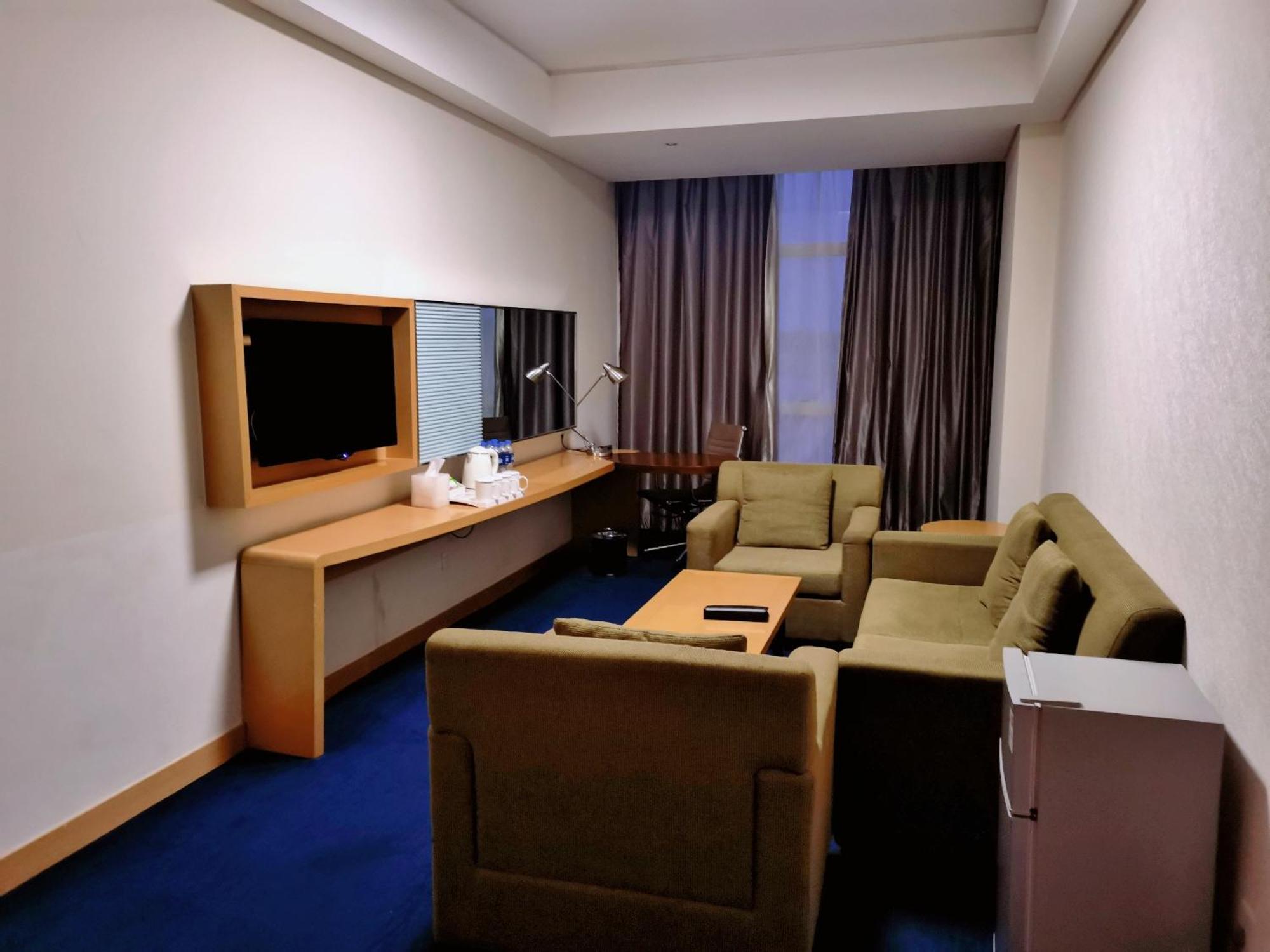 Holiday Inn Express Zhengzhou Airport By Ihg Xinzheng  Екстер'єр фото