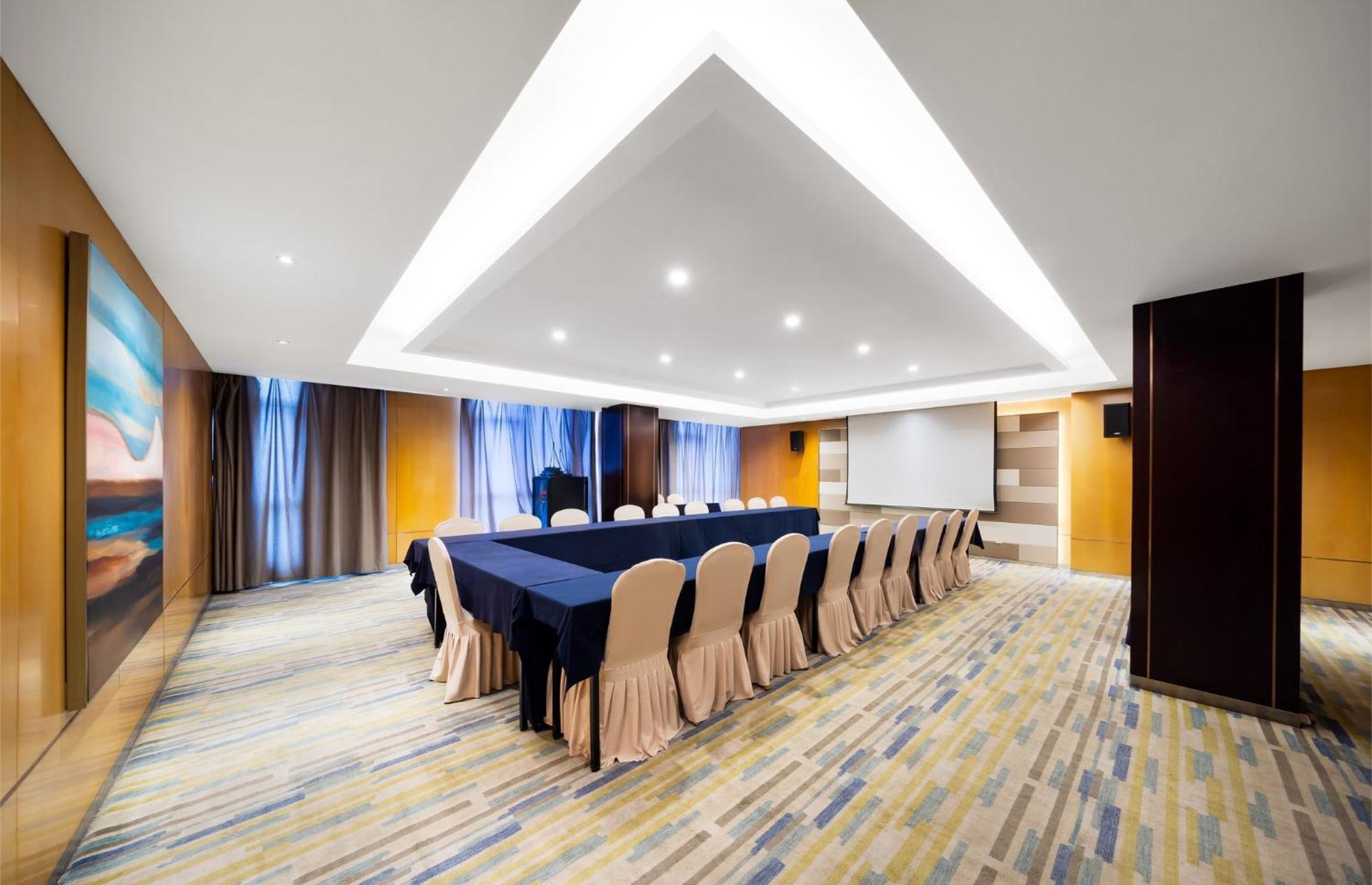 Holiday Inn Express Zhengzhou Airport By Ihg Xinzheng  Екстер'єр фото