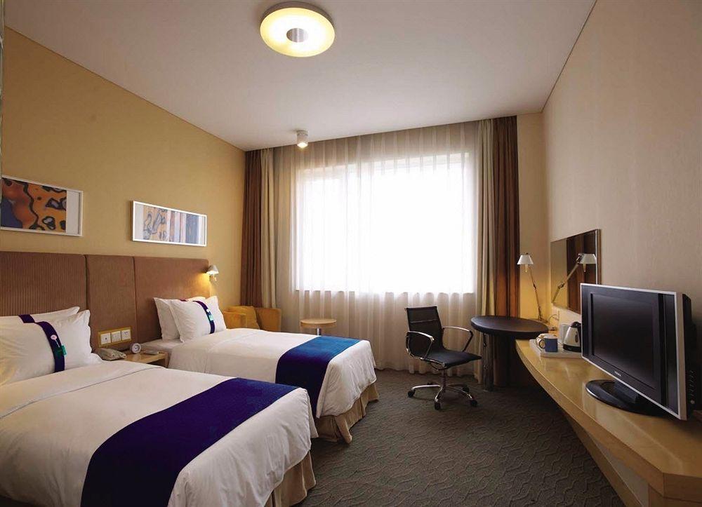 Holiday Inn Express Zhengzhou Airport By Ihg Xinzheng  Екстер'єр фото